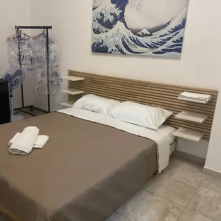 11 Guest house *